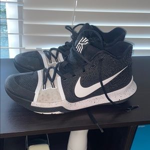 nike kyrie basketball shoes